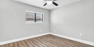 Remodeled 2/2 Waterfront Condo Gallery 21