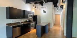 350 E Short Street unit: 211 Gallery 4