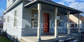 Charming 2 Bedroom Home With 1 Car Garage and A Covered Porch Gallery 1