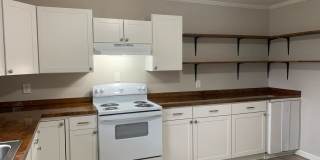 Two Bedroom Duplex Unit Near Southside/516 Gallery 1