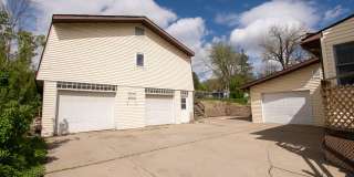 Bright, beautiful home with 3 garage spaces & tons of storage! Gallery 4