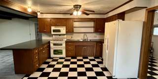 2742 Walnut Street Gallery 1