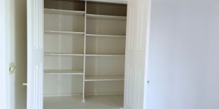 Spacious 2bd/2bath + Den home in gorgeous community (there's a lake!) Gallery 17