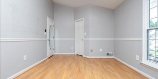 2209 COMMISSARY Circle Gallery 19