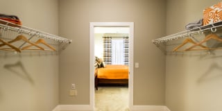 800 Carlyle Gallery 48