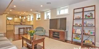 1108 Broadway Gallery 9