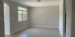 2041 SE 15th St Gallery 6