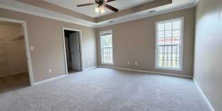 You've Found It! Split floor plan, fenced yard, extra storage Gallery 21