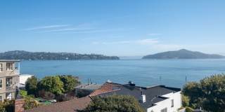 Stunning, Newly Remodeled, Top Floor Flat, Huge Private Deck, Bay Views, Laundry! Parking! PROGRESSIVEROGRESSIVE! Gallery 1