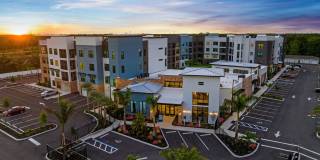 55+ Active Adult Apartment Homes - The Pointe at Lakewood Ranch Gallery 6