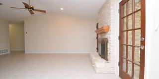 4/3 w/ Fenced yard & enclosed patio! Gallery 11