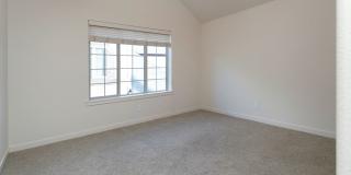 2BD 2.5BA + Bonus Room/Den/Office Townhouse w/Garage + AC + Washer/Dryer Included Gallery 13