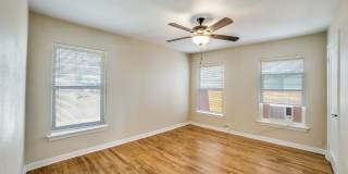 CHARMING MID-CENTURY HOME IN DELLVIEW Gallery 15