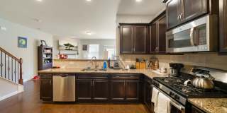 Stylish and Spacious 3bd/2.5ba Townhome w/ Garage in SE Durham! Gallery 7