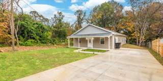 4Bd/ 2Bath Ranch Style home mins from Downtown Burlington 4Bd/ 2Bath Ranch Style home mins from Downtown Burlington Gallery 4