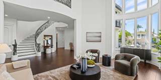 5011 Hayvenhurst Avenue Gallery 8