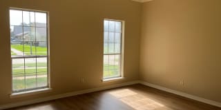 Beautiful Town South 4BR/4BA Gallery 4