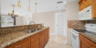 Beautiful 2-bedroom, 2-bathroom apartment in Cape Coral Gallery 11