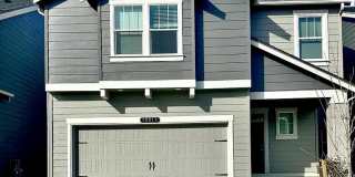 2023 Built 5-Bed Cul-De-Sac Home with Mt. Rainier Views & Smart Features Gallery 1