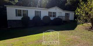 3BD/ 2BA on 1/2 Acre Gallery 1