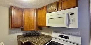 305 Lake St Gallery 8