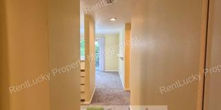Gorgeous 2 Bedroom Condo with Secured Parking in Unbeatable Bellevue Location!! Gallery 6