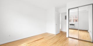 125 BERGEN Street Gallery 13