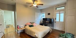 5 Bed/ 2 Bath on Fairview mins. from UC Campus Only $575/pp ($2,875/mo) + Free Wifi! AND a $250 sign on bonus!!! Gallery 17