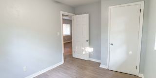 2 Bedroom / 1 Full Bath - Gallery 18