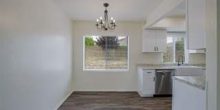 COLLEGE STUDENTS WELCOME! Rent this 2 bedroom, 2 bath condo near the airport. Gallery 7
