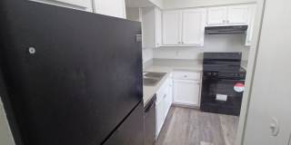 Newly Remodeled 2 BR 1.5 BA Town Homes Gallery 7