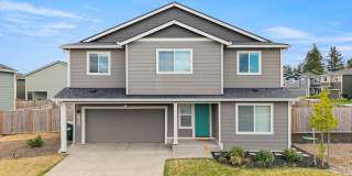 Spacious 4-Bedroom Home with A/C, Bonus Room & Pet-Friendly Living Gallery 1