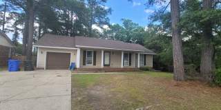 3 Bedroom, 2 Bath Ranch Home Minutes from Shopping, Eateries, and Restuarants! Gallery 1