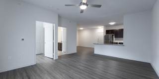 The Oaks at Ben White Apartments Gallery 9