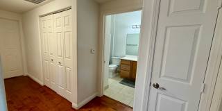 2 bedroom Partially furnished Condo Gallery 8