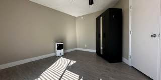 2 Bedroom Upstairs Condo with Bonus Room Near UNLV! Gallery 13