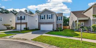 Spacious Summerville Home with Community Amenities Gallery 1