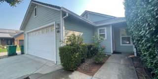 Large 3 Bed 2 Bath Home With Fenced Backyard and Private Garage! Gallery 1