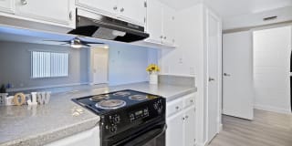 Riverwoods Apartments Gallery 8