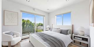 10842 Victory Boulevard Gallery 3