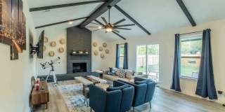Furnished 5 Bed / 3 Bath Home - North Austin Gallery 1