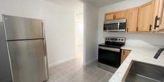 240 1/2 E Beech Ave Gallery 4