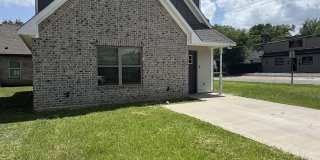 826 W Franklin Gallery 2