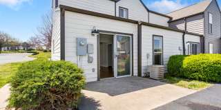 Pickwick Place Gallery 44