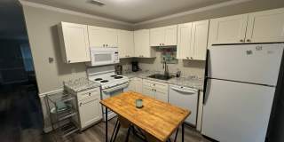 PETS CONDITIONAL + FURNISHED OPTION - Cute Sleepy Hollow Flats-Style Condo! Gallery 6