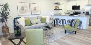 1821 W Hadley Street Gallery 1
