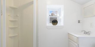 400 GREEN Lane Gallery 16