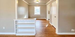 Charming Home Near 15th & Boulevard Gallery 5