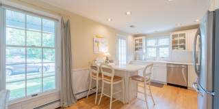 303 Bell Place Gallery 21