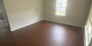 3-Bedroom Cozy Colonial House Gallery 8